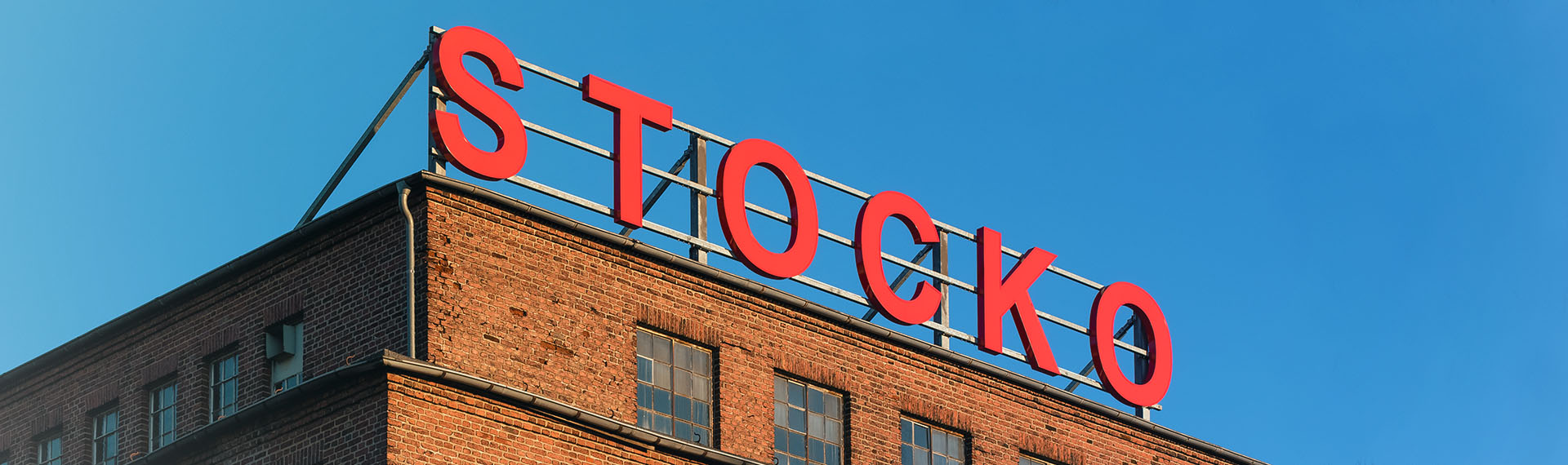 YKK Stock Logo Firmengebäude